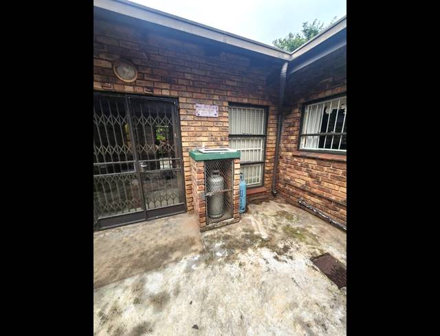 4 bed property to rent in ELDORAIGNE